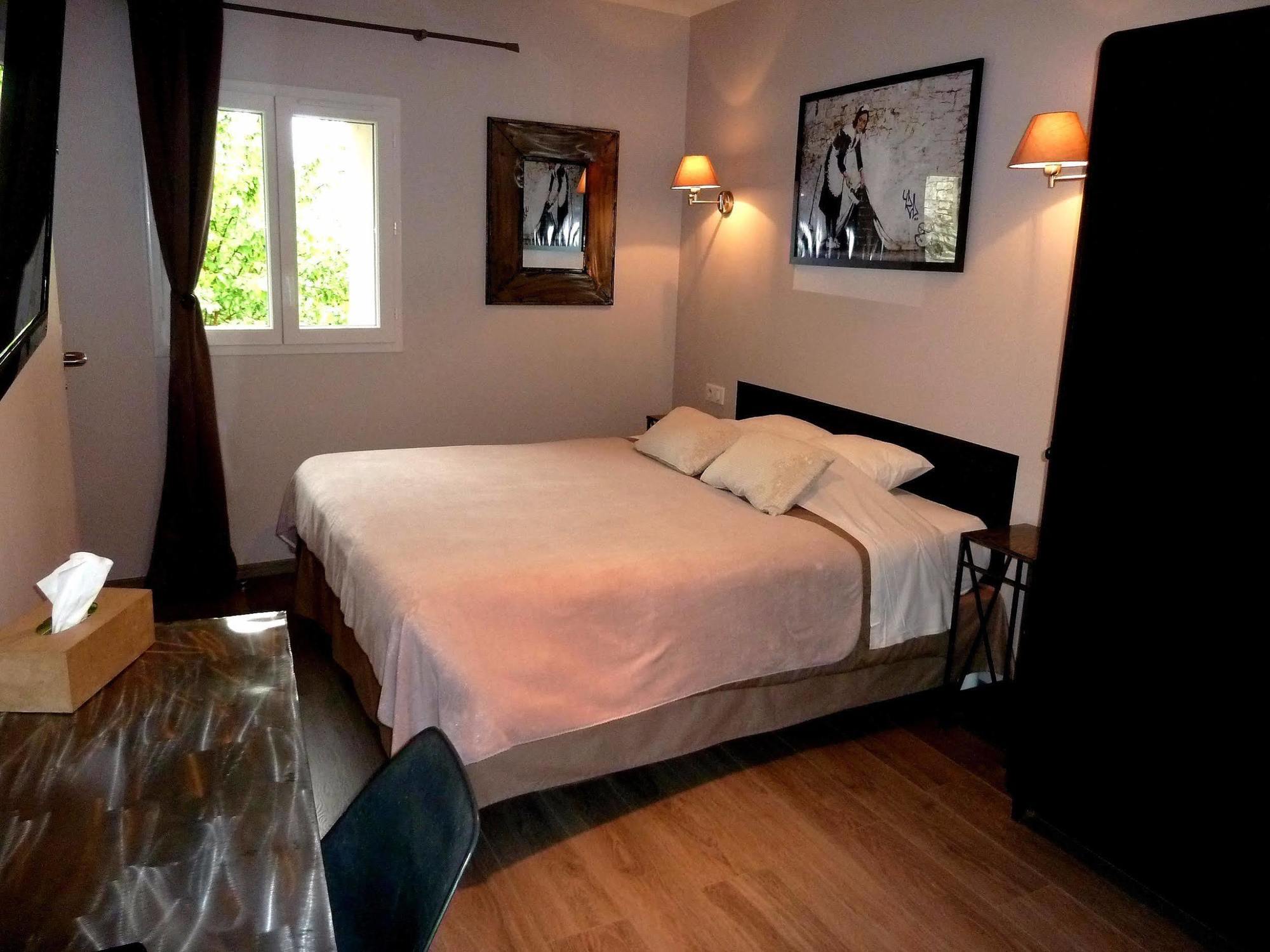 Auberge Du Vieux Lanas Logis Hotel Restaurant Exteriér fotografie