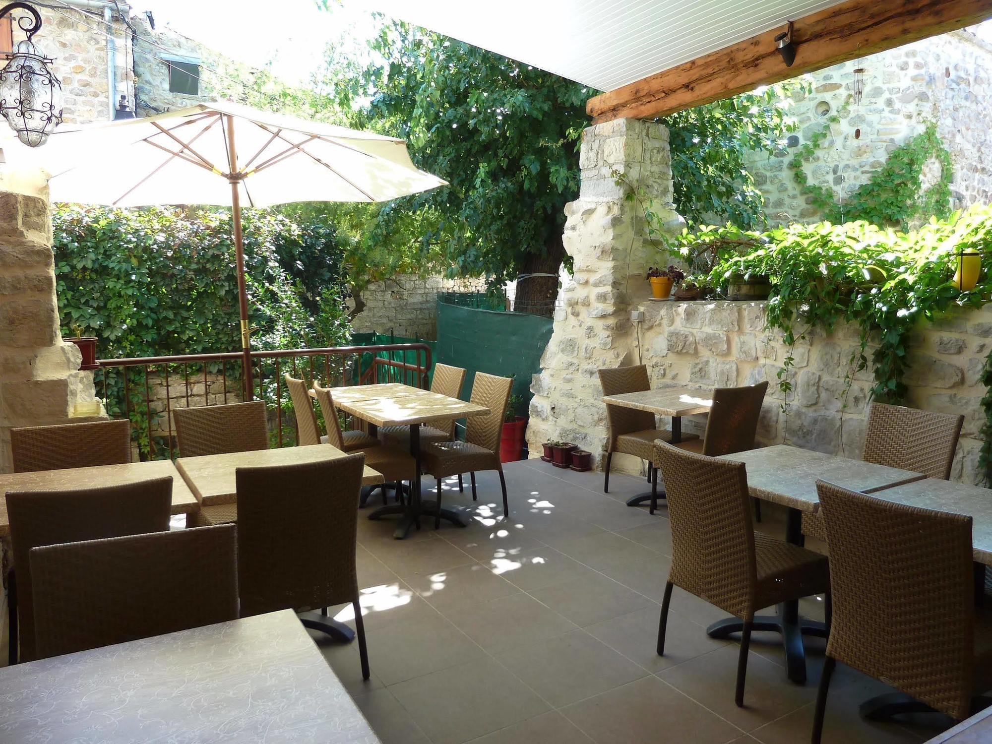Auberge Du Vieux Lanas Logis Hotel Restaurant Exteriér fotografie