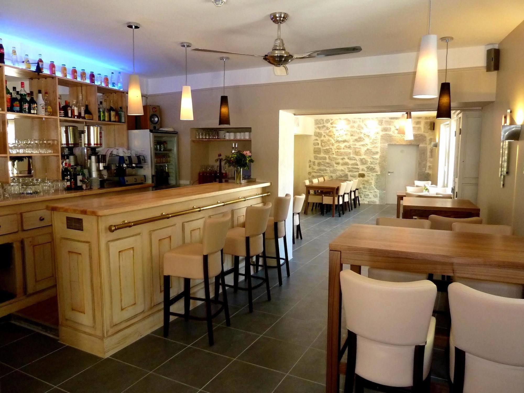 Auberge Du Vieux Lanas Logis Hotel Restaurant Exteriér fotografie